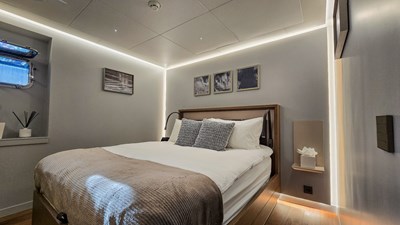 41 MMGI 44M Superyacht for Sale VIP cabin