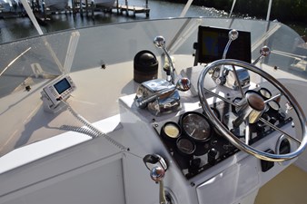 Flybridge helm console