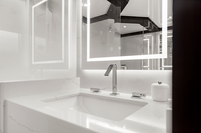 Master En-Suite Head