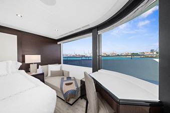 On-Desk Master Staterroom