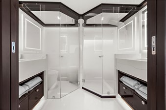 Master En-Suite Head