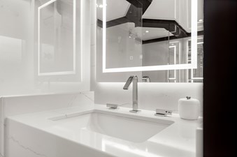 Master En-Suite Head