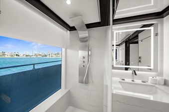 Master En-Suite Head