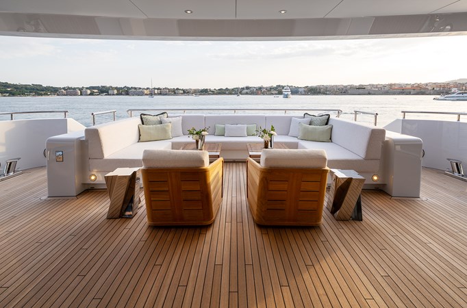 Main deck aft