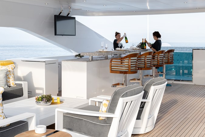 Sun deck bar
