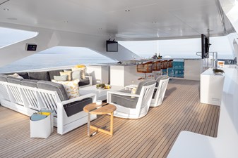 Sun deck seating