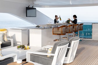 Sun deck bar