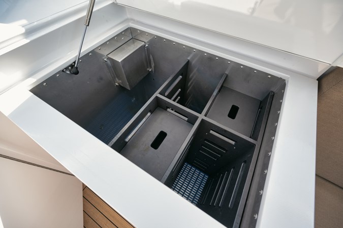 DSC_1940 Bridge Deck Drink Box