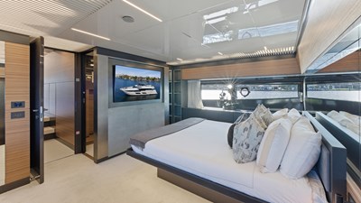 2018 Ferretti 920