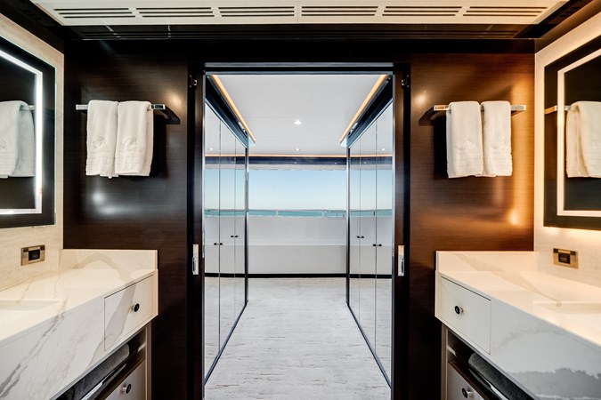 Master En-Suite Head