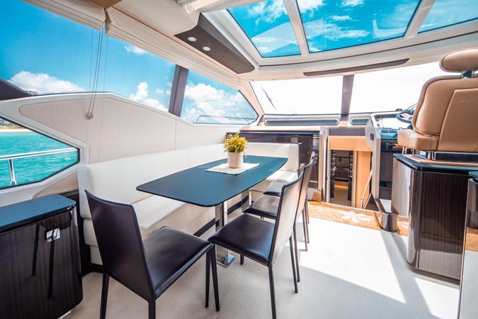 MAIN DECK DINING AREA - FANTASTIC 77'