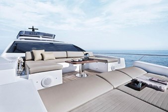 MAIN DECK BOW LOUNGE - FANTASTIC 77’ (23.47m) Azimut Motoryacht, 2019