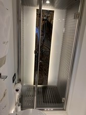 LOWER DEK MASTER ENSUITE - FANTASTIC 77’ (23.47m) Azimut Motoryacht, 2019