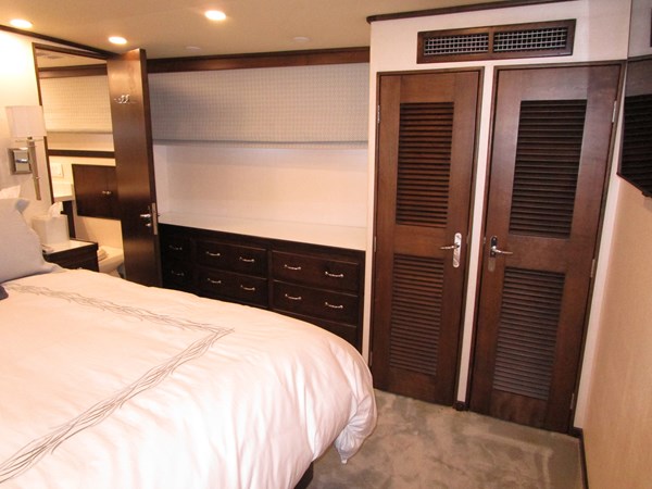 Master Looking to Port