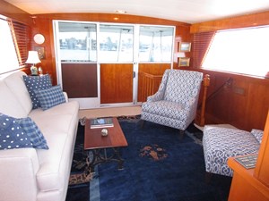 Salon Looking Aft