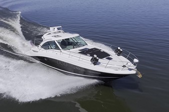 2007 Sea Ray 48 Sundancer underway