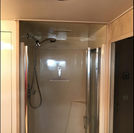 Starboard Twin Cabin Shower