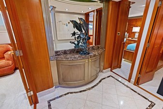 009 PicosaLady_103-LD FOYER