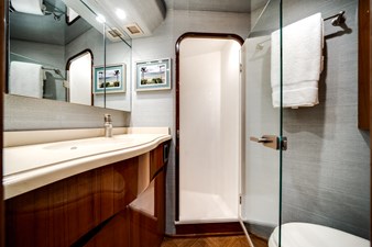 Master En-Suite Head