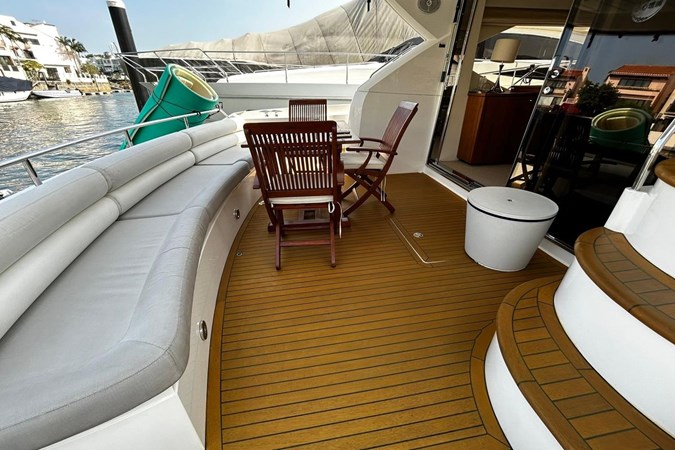 Sunseeker Manhattan 60 - Cockpit