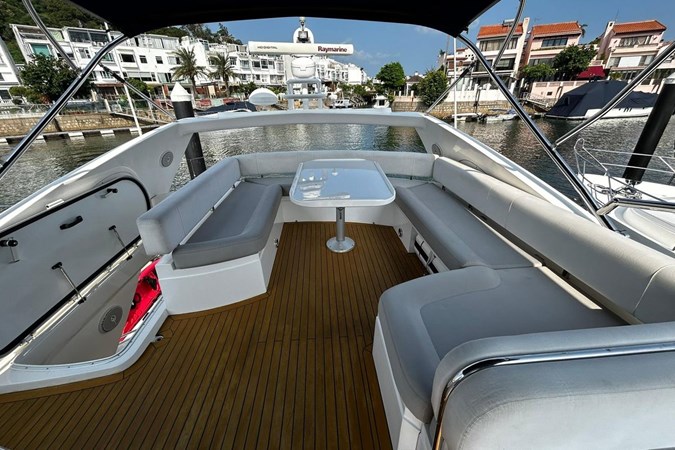 Sunseeker Manhattan 60 - Flybridge