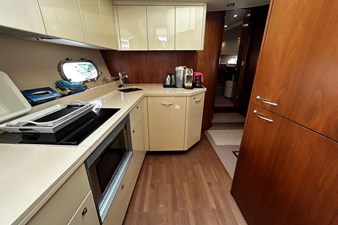 Sunseeker Manhattan 60 - Galley