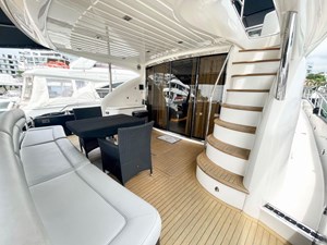 Sunseeker Manhattan 70 - Cockpit