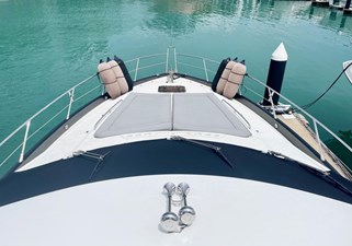 Sunseeker Manhattan 70 - Foredeck sun beds