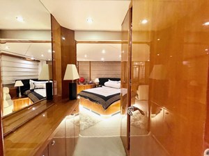 Sunseeker Manhattan 70 - Master Cabin