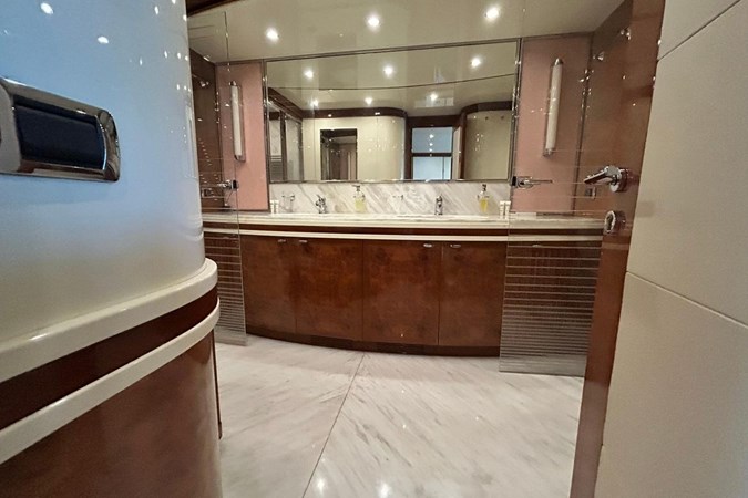 Euroyacht Planet 125S - Master Cabin's Ensuite bathroom