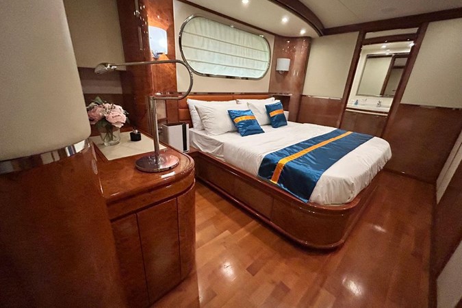Euroyacht Planet 125S - Double room ensuite