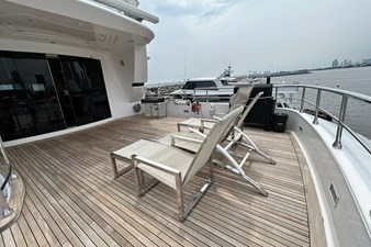 Euroyacht Planet 125S - Bridgedeck aft sunbathing are