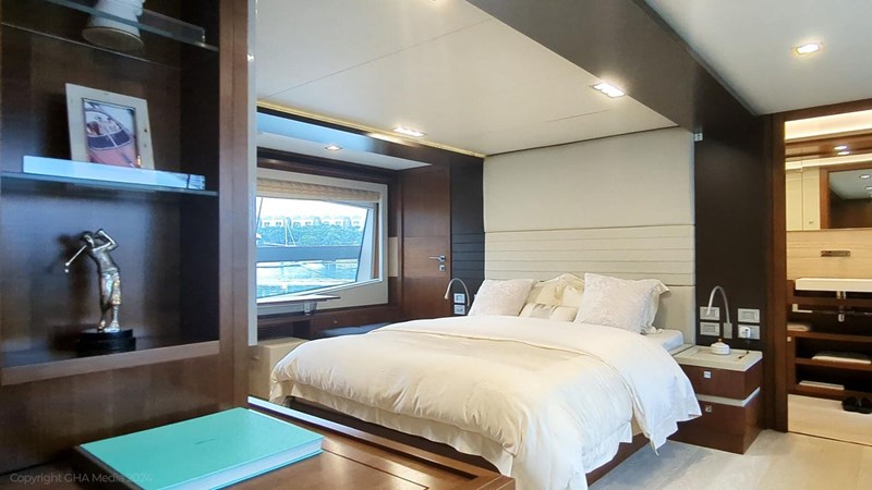 2015 Ferretti Custom Line 100 - Master Cabin