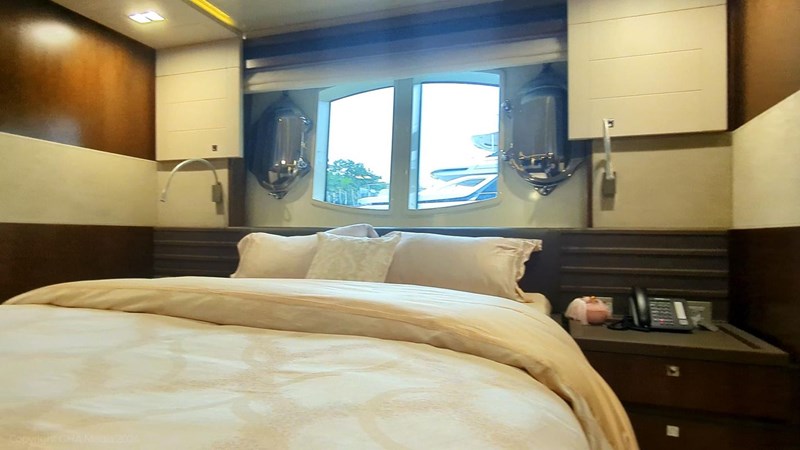 2015 Ferretti Custom Line 100 - Double guest cabin