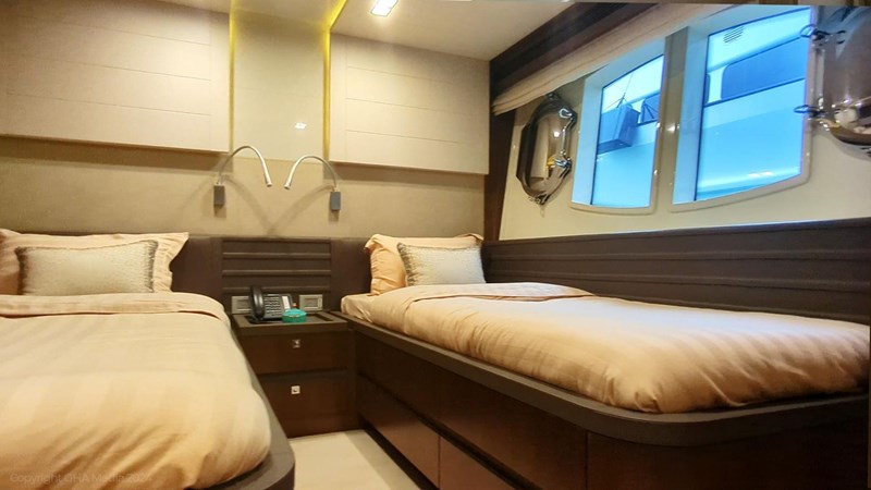 2015 Ferretti Custom Line 100 - Twin guest cabin