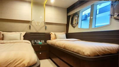 2015 Ferretti Custom Line 100 - Twin guest cabin