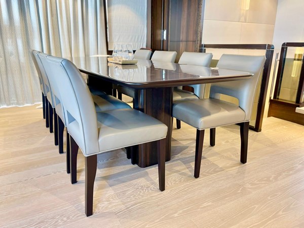 Sunseeker 88 - Main Saloon dining are