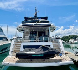 Sunseeker 88 (2023) - Aft view