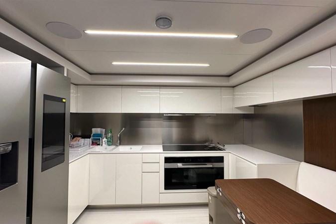 Riva Corsaro 102 - Galley