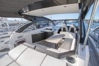 Princess V48 Open - Electric opening hardtop
