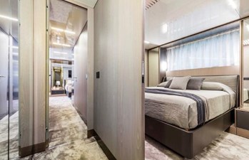 26m Ferretti 850 - Double Guest Cab