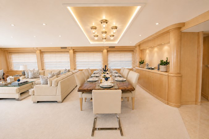 007 Main Deck Dinning