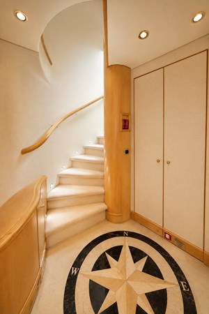 040 Aft Lower Foyer for Two Guest Staterooms