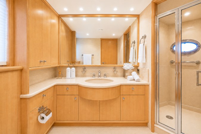 042 Lower Deck Aft Port Guest Stateroom Ensuite