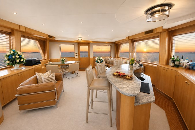 046 Skylounge Facing Aft