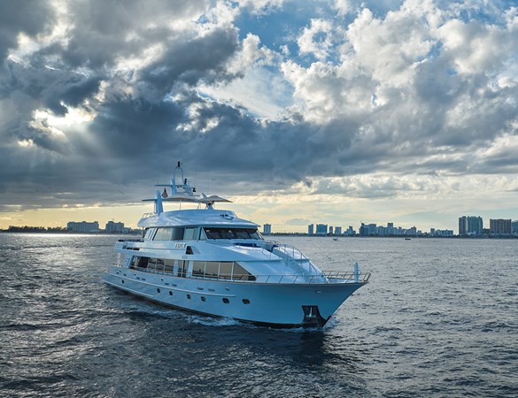 070 Bow & Starboard