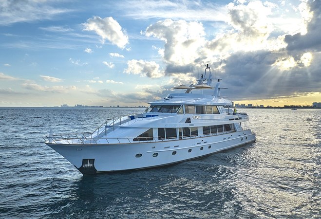 073 Port side