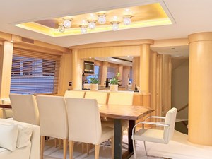 010 MAIN DECK DINING