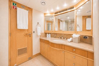 029 Main Deck Master Stateroom Ensuite - Hers