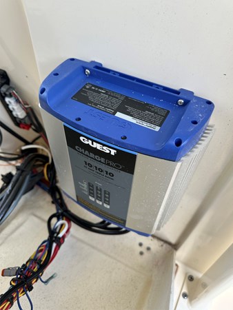 Guest Battery Charger